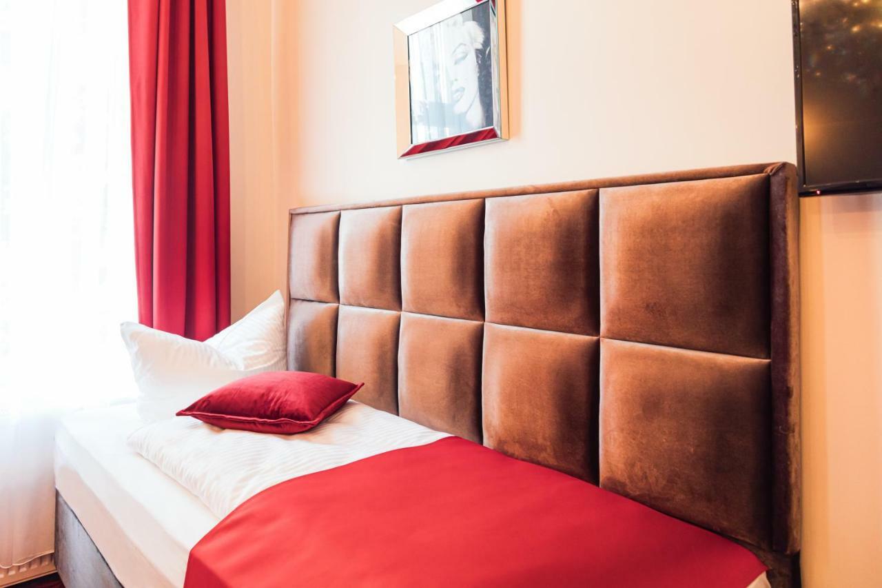 Hotel Hamburger Perle Bagian luar foto